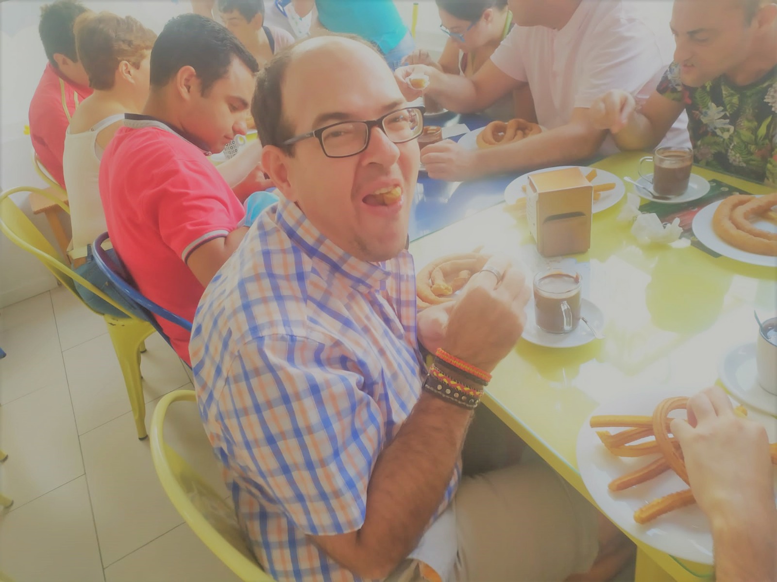 DESAYUNANDO CON CHURROS