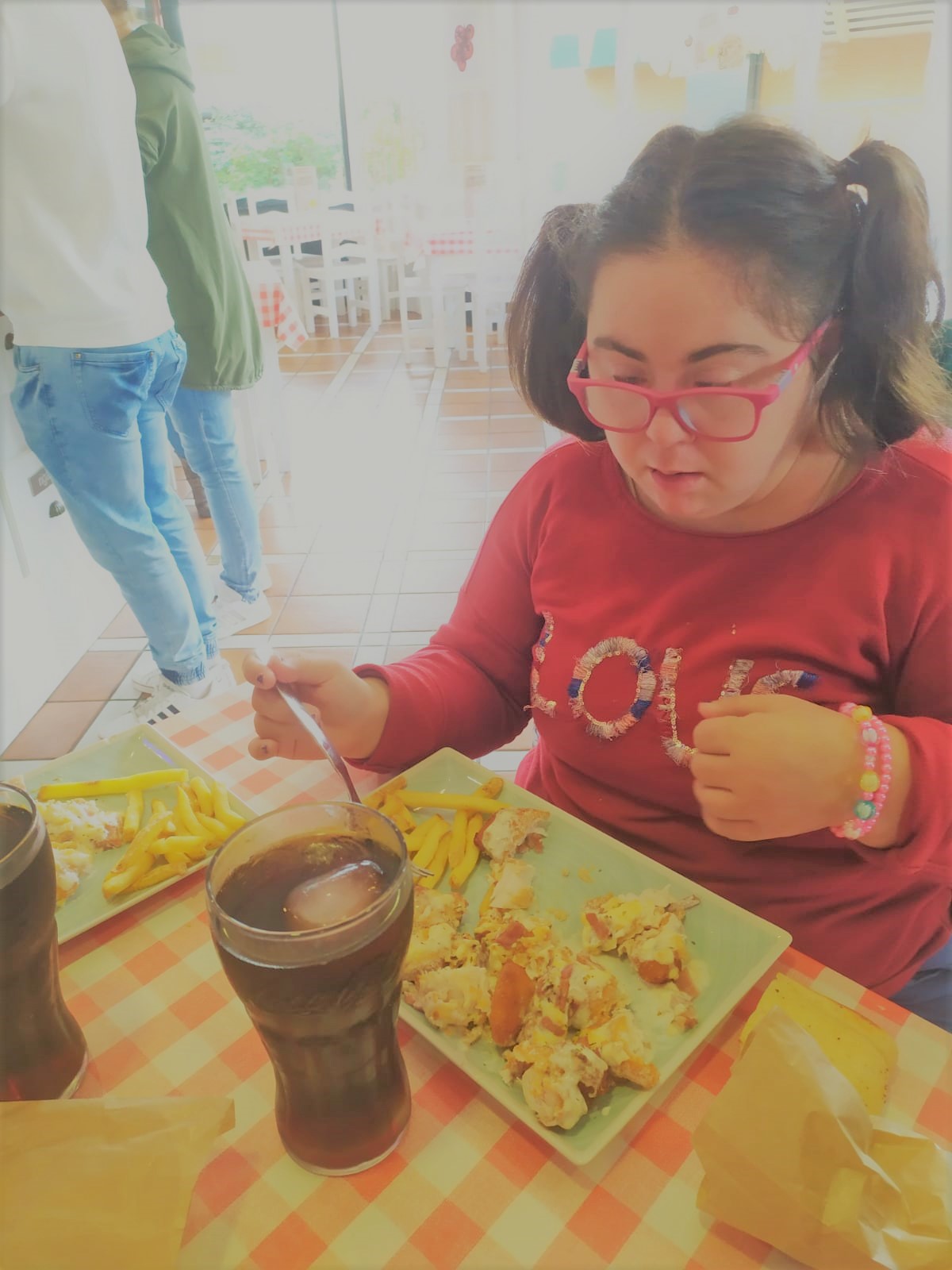 DISFRUTANDO DE NUESTRAS COMIDAS FAVORITAS