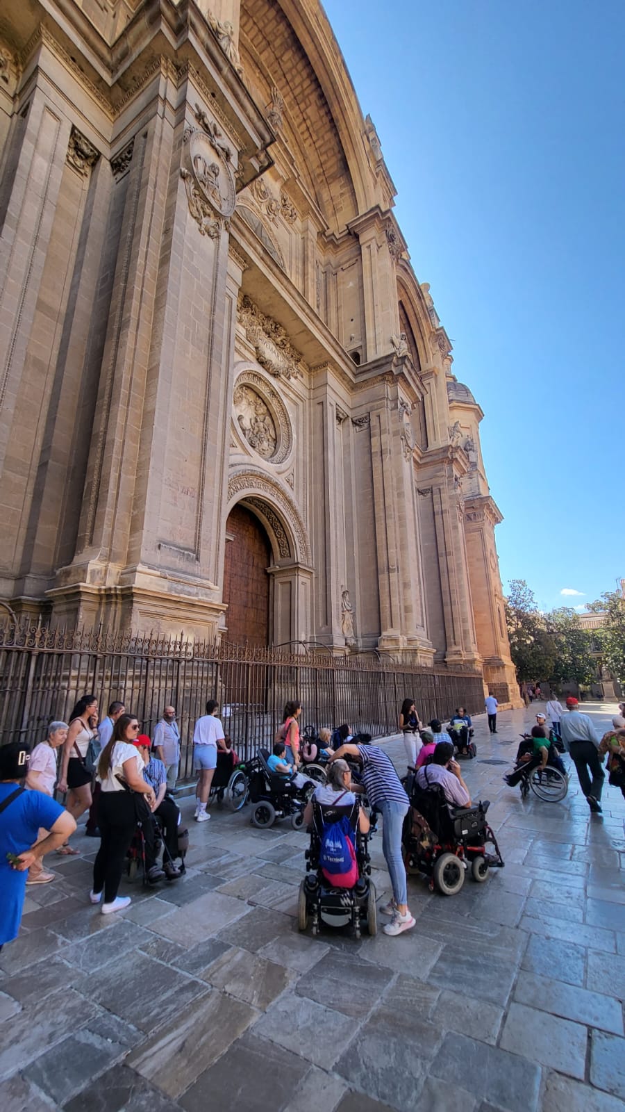 DE TURISMO POR GRANADA