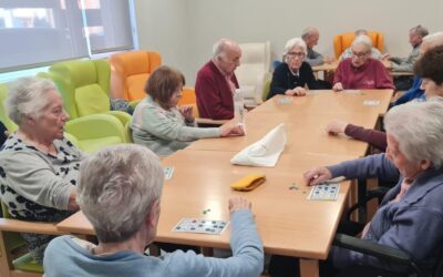 EN LA RESIDENCIA DE MAYORES ICOEJ JUGAMOS AL BINGO