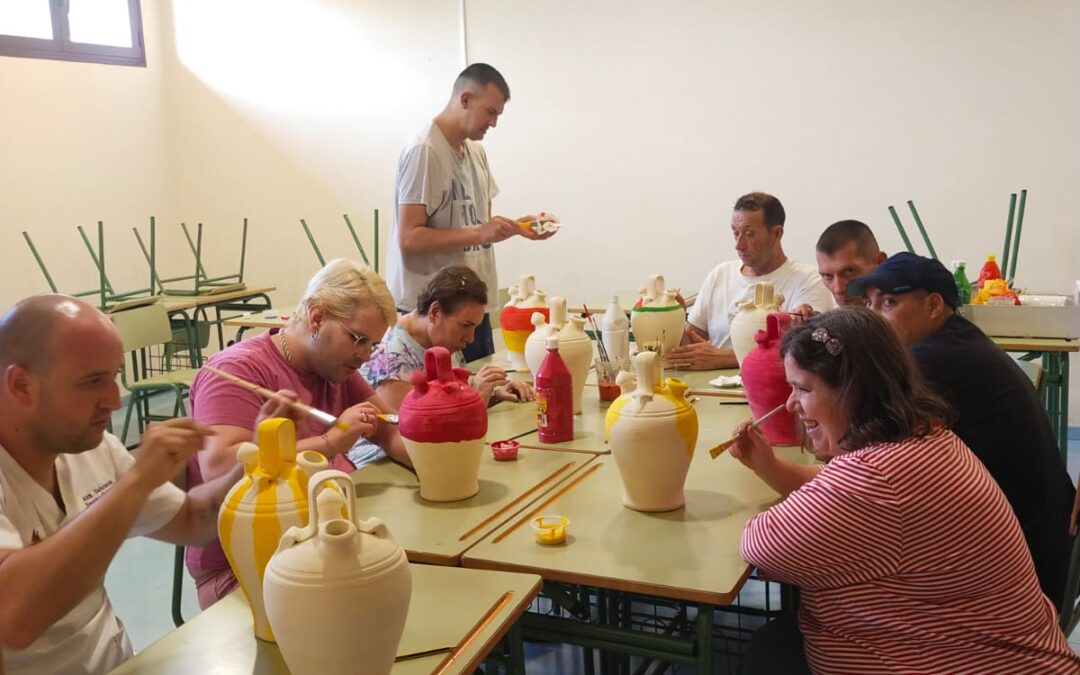 TALLER DE DECORACION DE BOTIJOS